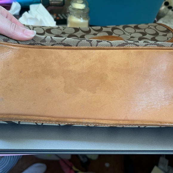 Gorgeous Coach Purse - Picture 4 of 8